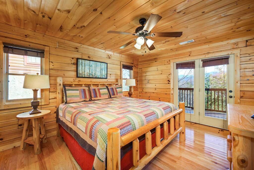Spacious Smokies Cabin - Hot Tub With Mountain Views Gatlinburg Zewnętrze zdjęcie