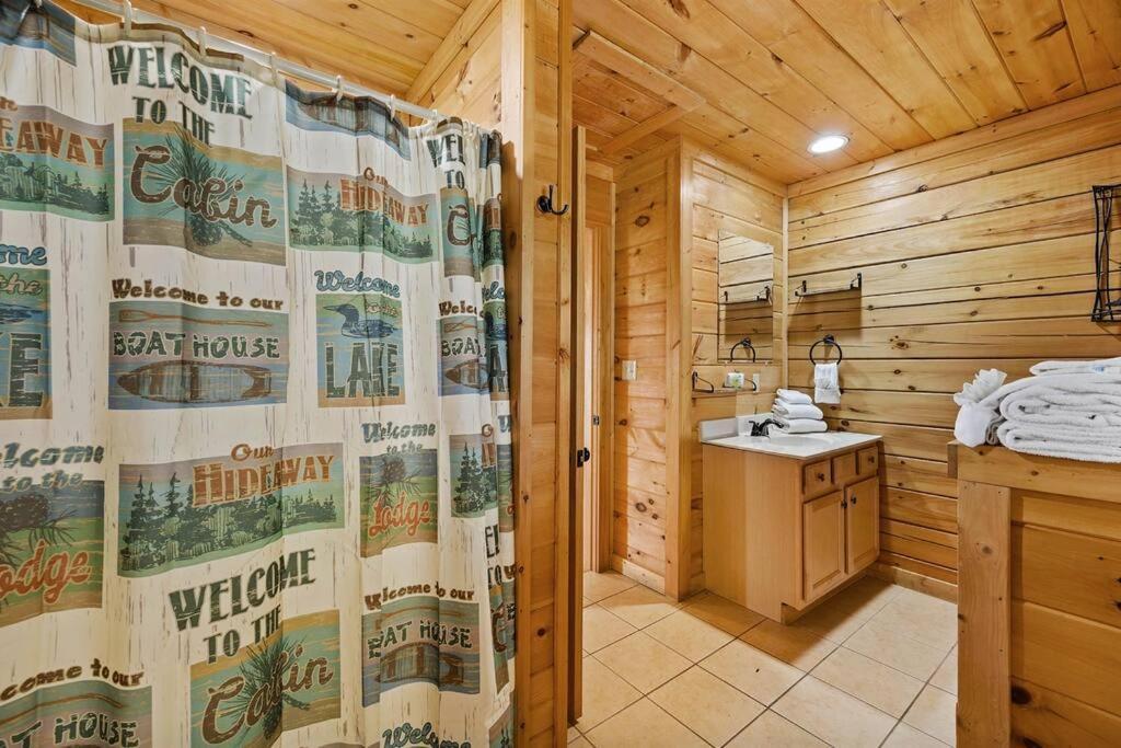 Spacious Smokies Cabin - Hot Tub With Mountain Views Gatlinburg Zewnętrze zdjęcie