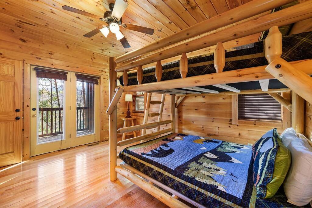 Spacious Smokies Cabin - Hot Tub With Mountain Views Gatlinburg Zewnętrze zdjęcie