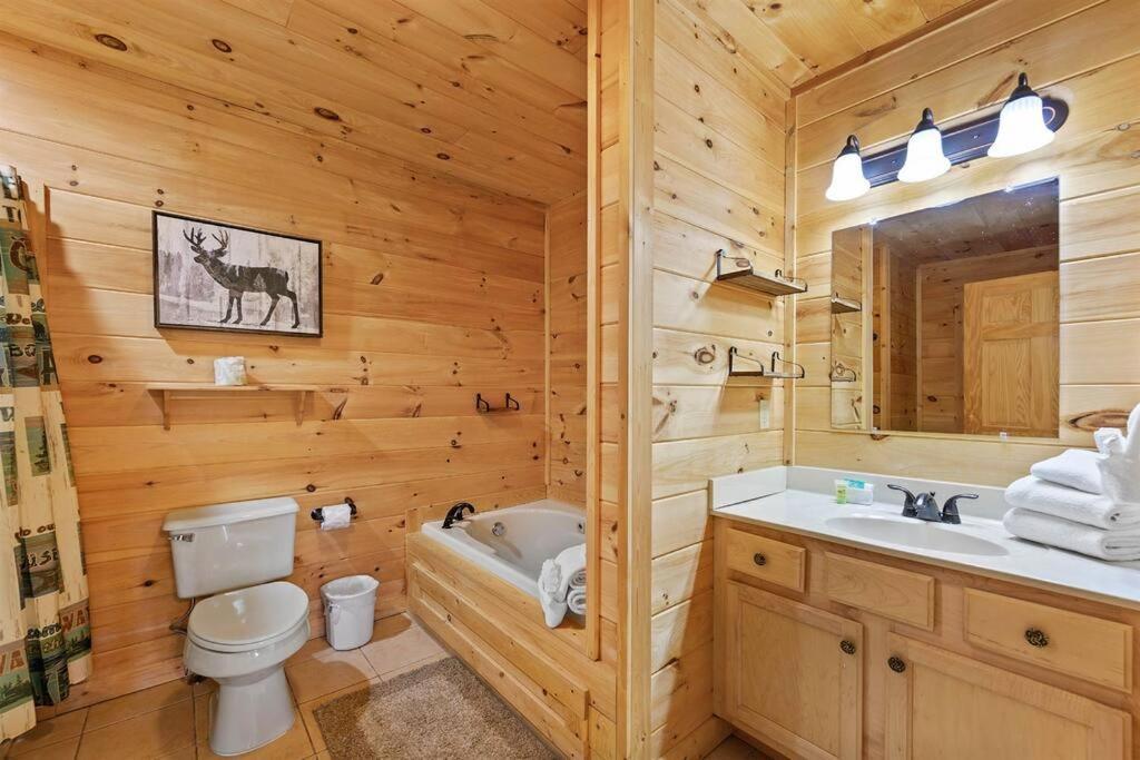 Spacious Smokies Cabin - Hot Tub With Mountain Views Gatlinburg Zewnętrze zdjęcie