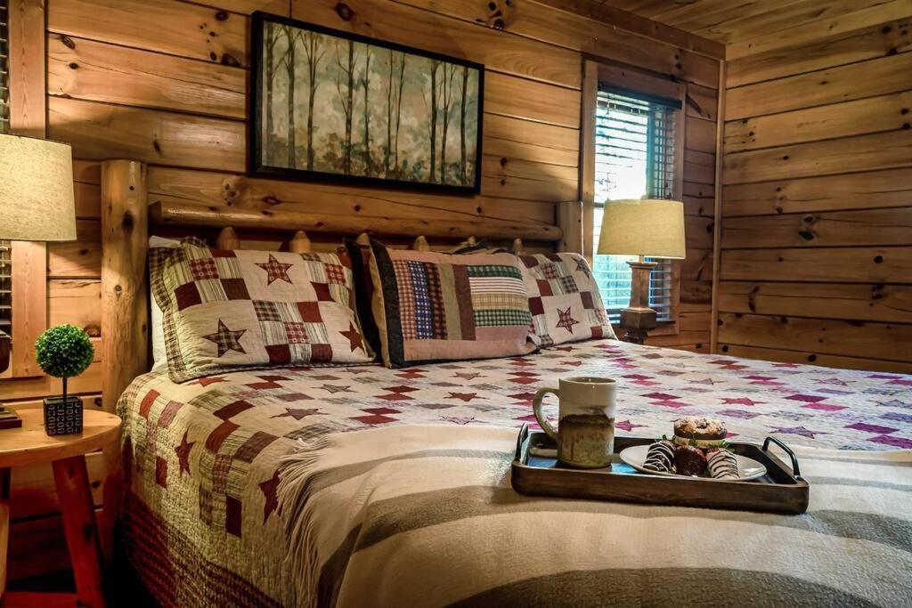 Spacious Smokies Cabin - Hot Tub With Mountain Views Gatlinburg Zewnętrze zdjęcie