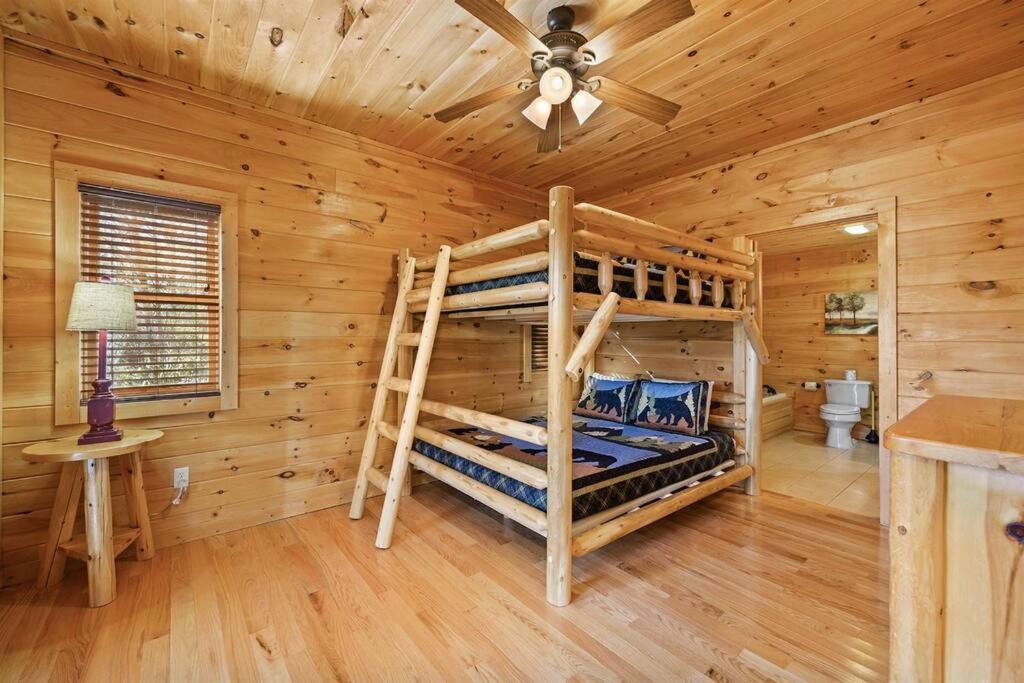 Spacious Smokies Cabin - Hot Tub With Mountain Views Gatlinburg Zewnętrze zdjęcie