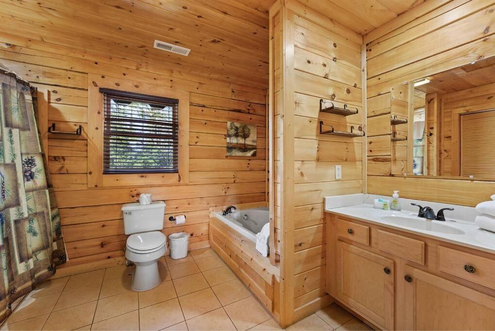Spacious Smokies Cabin - Hot Tub With Mountain Views Gatlinburg Zewnętrze zdjęcie