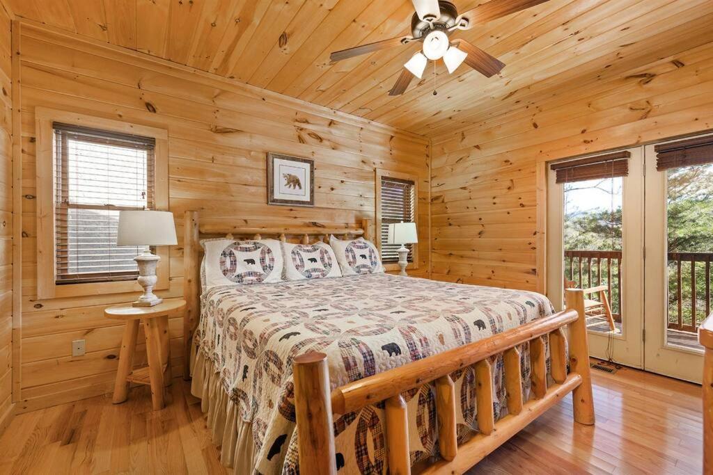 Spacious Smokies Cabin - Hot Tub With Mountain Views Gatlinburg Zewnętrze zdjęcie