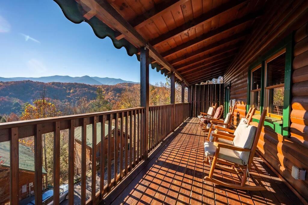 Spacious Smokies Cabin - Hot Tub With Mountain Views Gatlinburg Zewnętrze zdjęcie