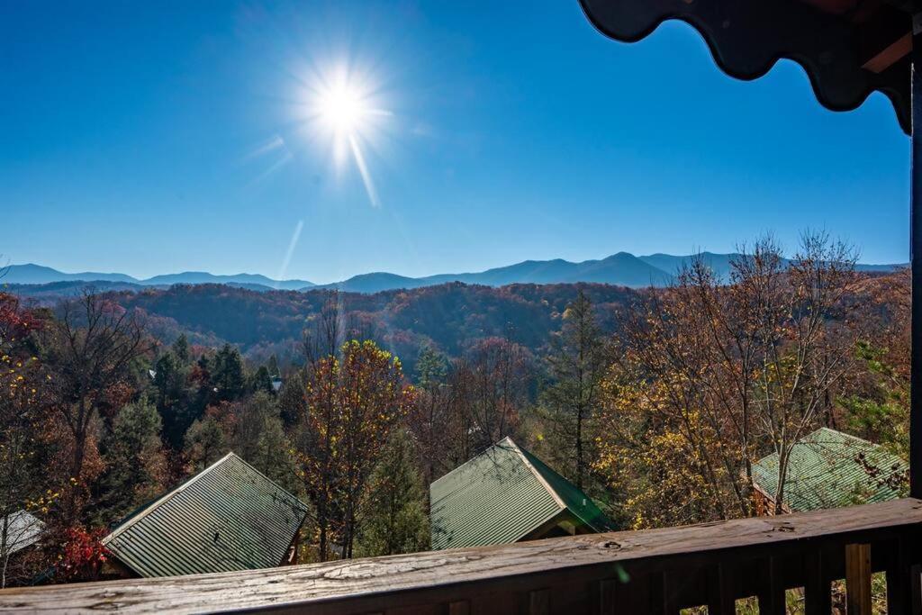 Spacious Smokies Cabin - Hot Tub With Mountain Views Gatlinburg Zewnętrze zdjęcie